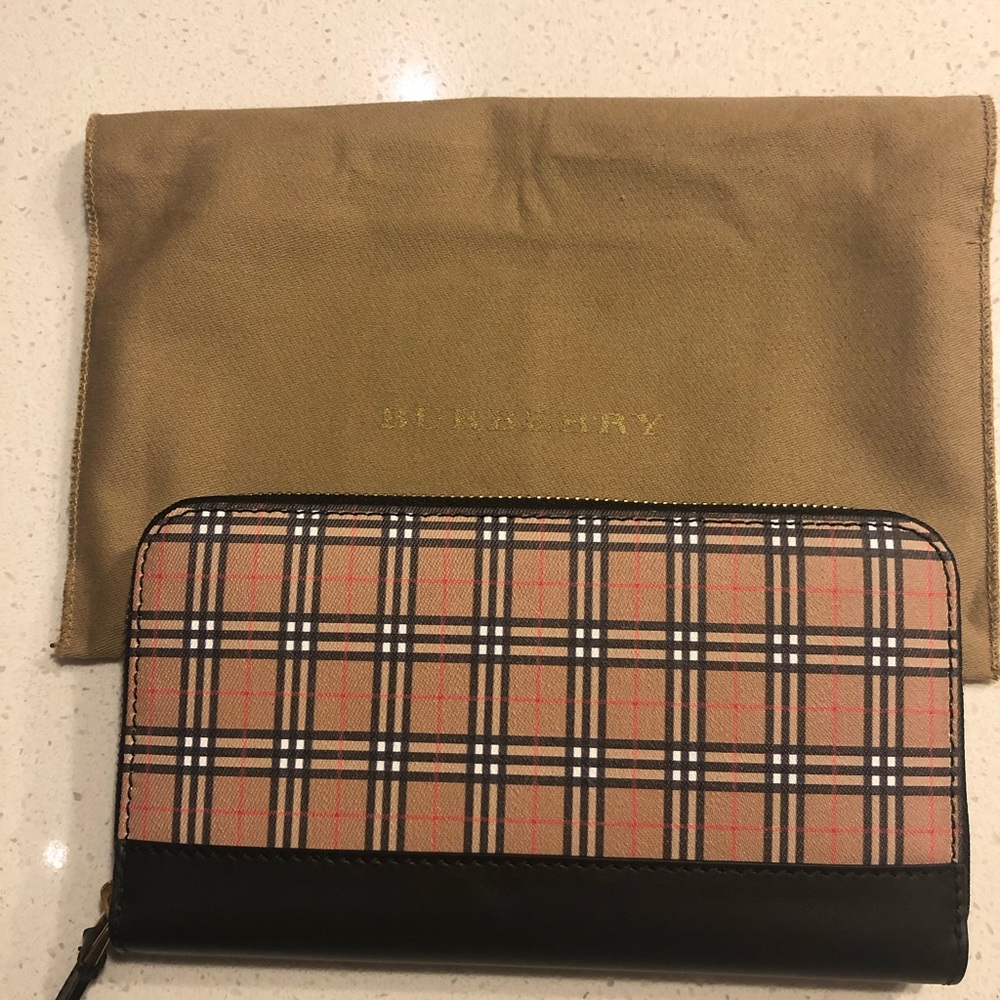 NEW Burberry Leather Wallet